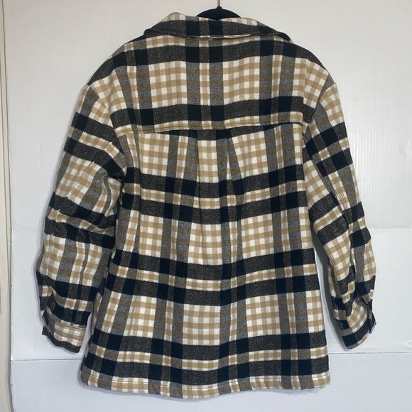 Love Tree Sherpa jacket with button sizes Large black tan - Picture 3 of 8